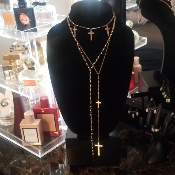 Jewelry - 3 piece necklace w/ choker